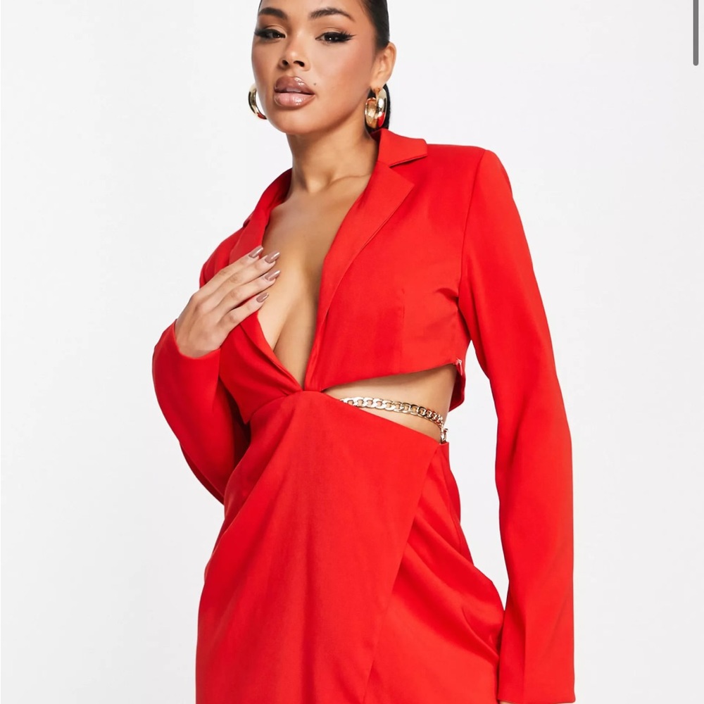 NWT Kaiia cut out blazer dress with chain detail waist in red